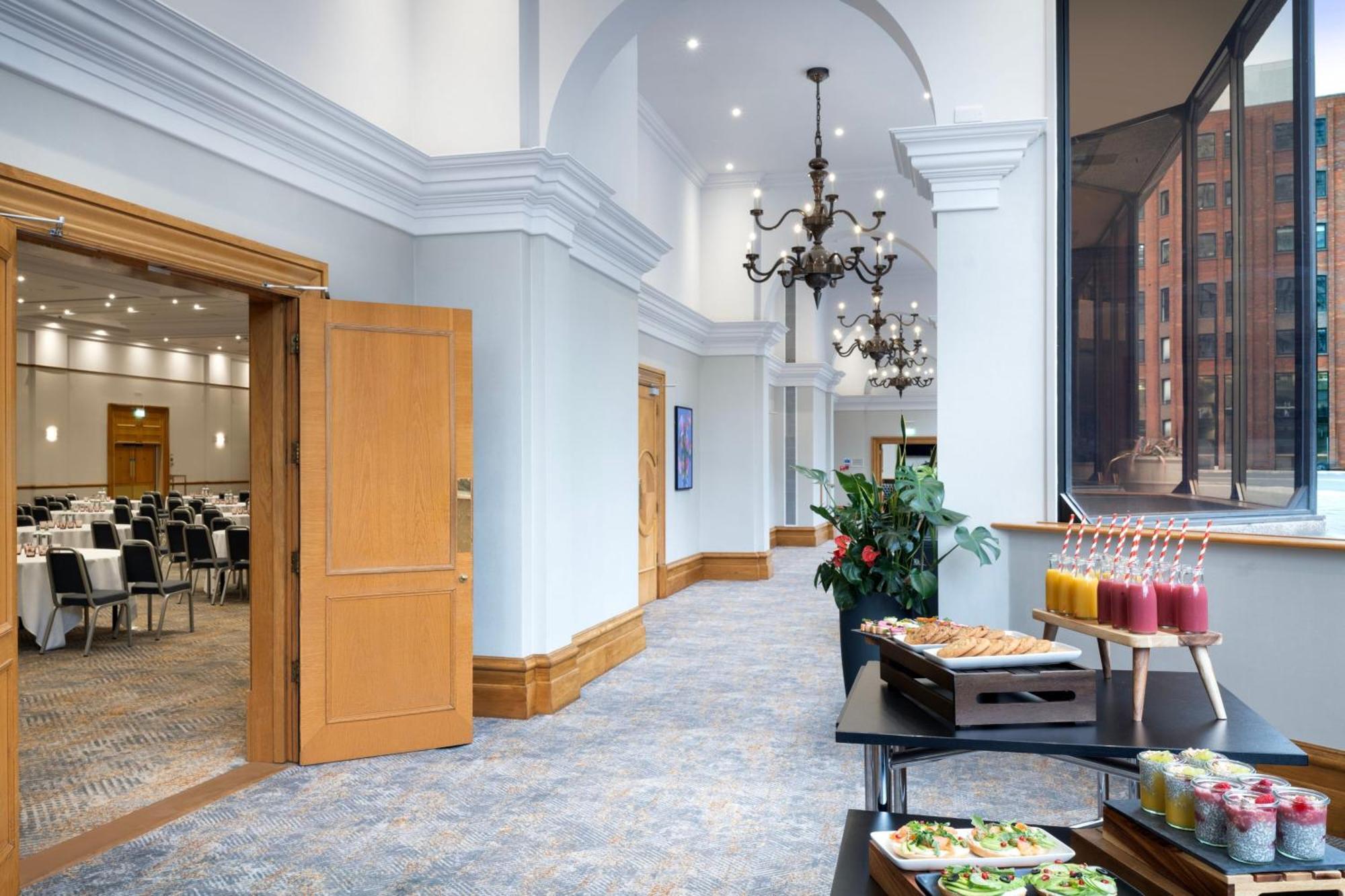 Delta Hotels By Marriott Bristol City Centre Exterior photo